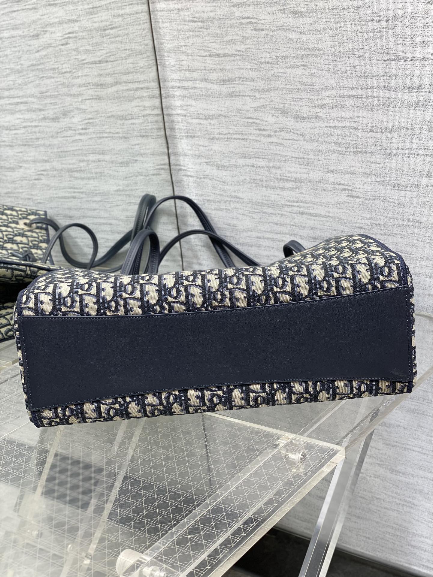 现货‼️Dior2026春夏新款老花蝴蝶结托特包，经典Oblique帆布+蝴蝶结点缀超优雅少女感，轻便自