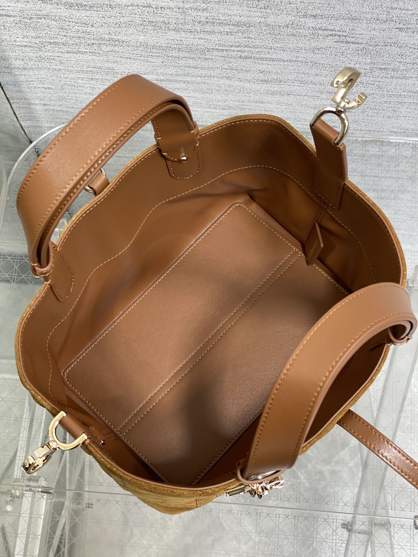 小号现货‼️Toujours系列秋冬最新绒面皮系列，有点太美了，高颜值大包包，颜色非常清新，让人眼前一亮