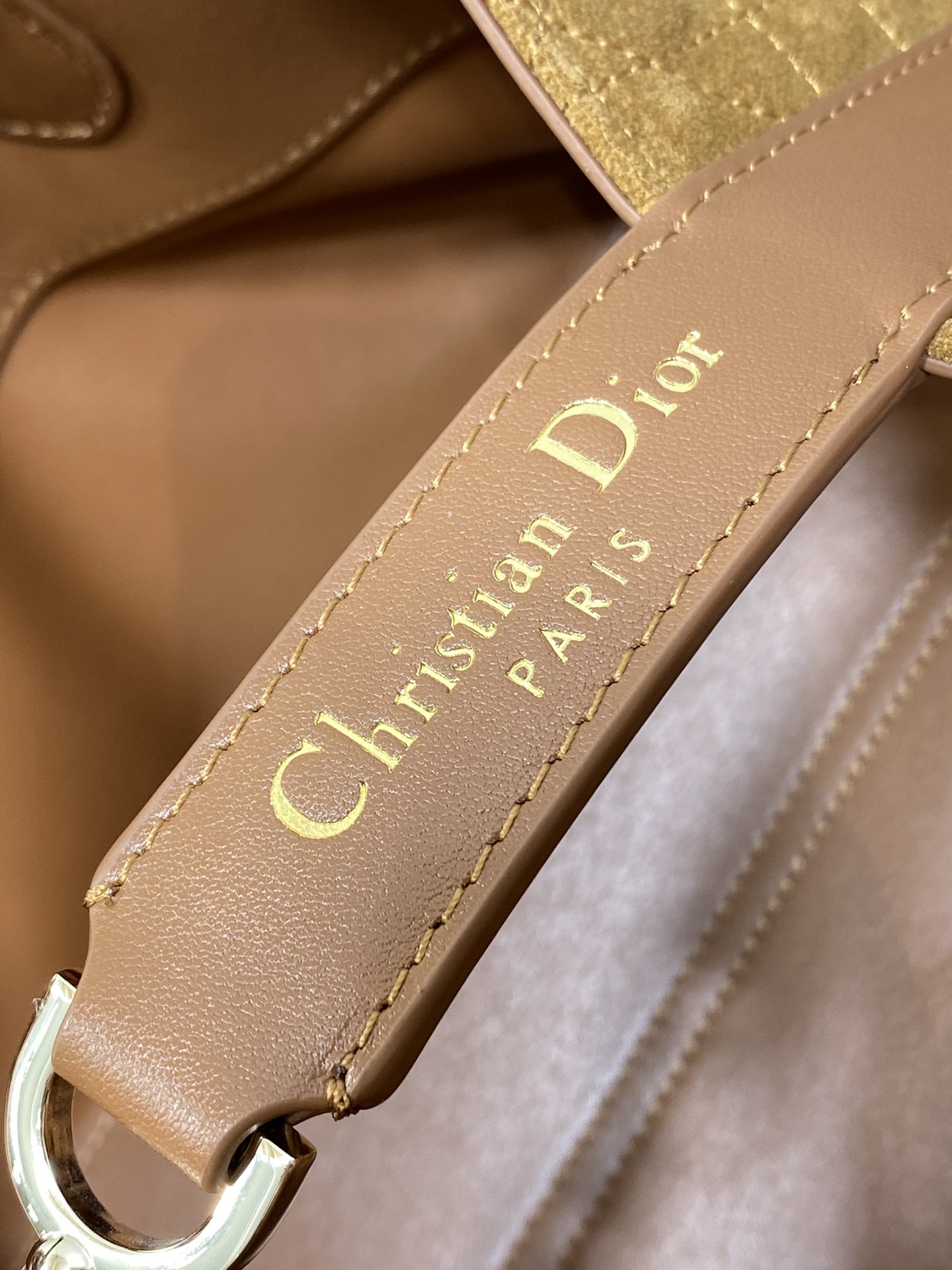 小号现货‼️Toujours系列秋冬最新绒面皮系列，有点太美了，高颜值大包包，颜色非常清新，让人眼前一亮