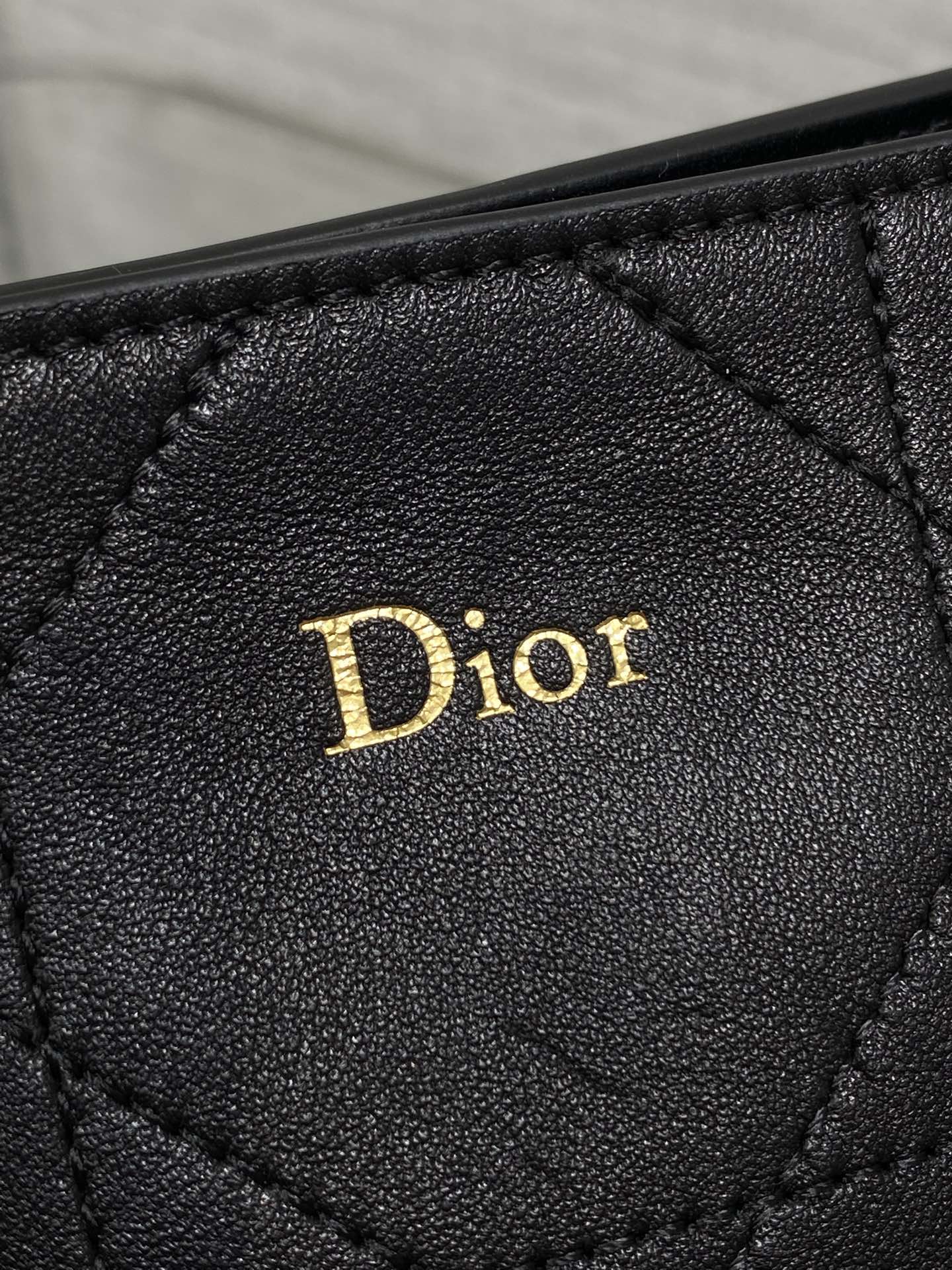 现货‼️Dior 2026 Trianon新款Hobo链条包，黑色菱格纹皮革+金属链条肩带，优雅又实用！