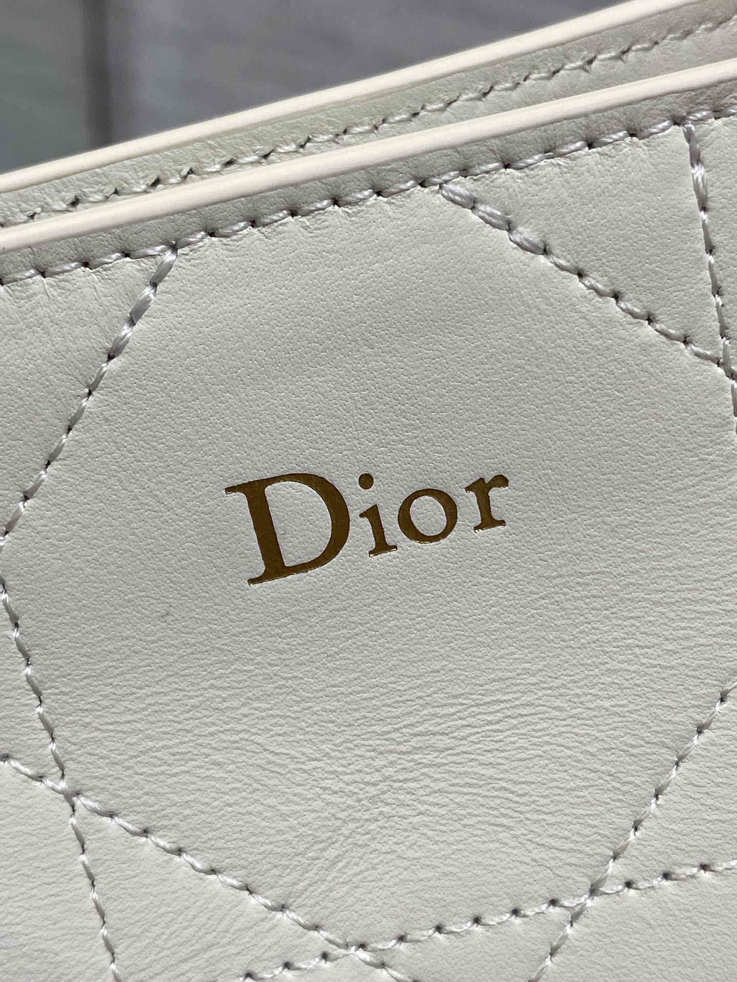 现货‼️Dior 2026 Trianon新款Hobo链条包，黑色菱格纹皮革+金属链条肩带，优雅又实用！