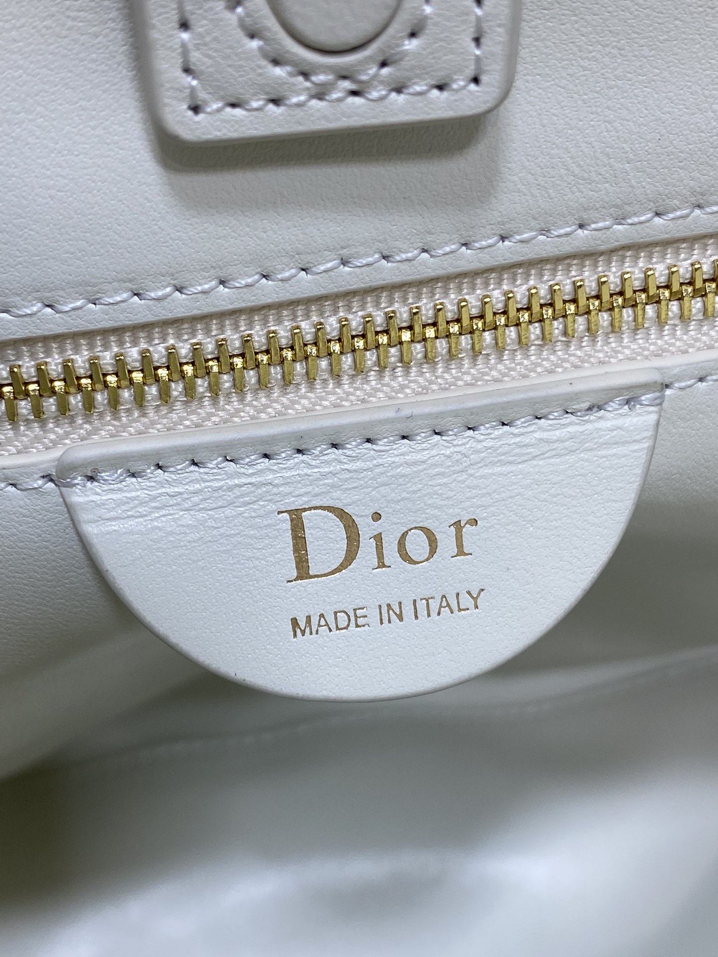 现货‼️Dior 2026 Trianon新款Hobo链条包，黑色菱格纹皮革+金属链条肩带，优雅又实用！