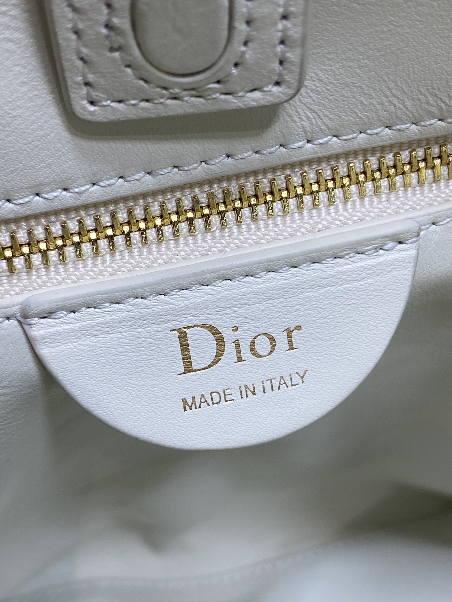 现货‼️Dior 2026 Trianon新款Hobo链条包，黑色菱格纹皮革+金属链条肩带，优雅又实用！