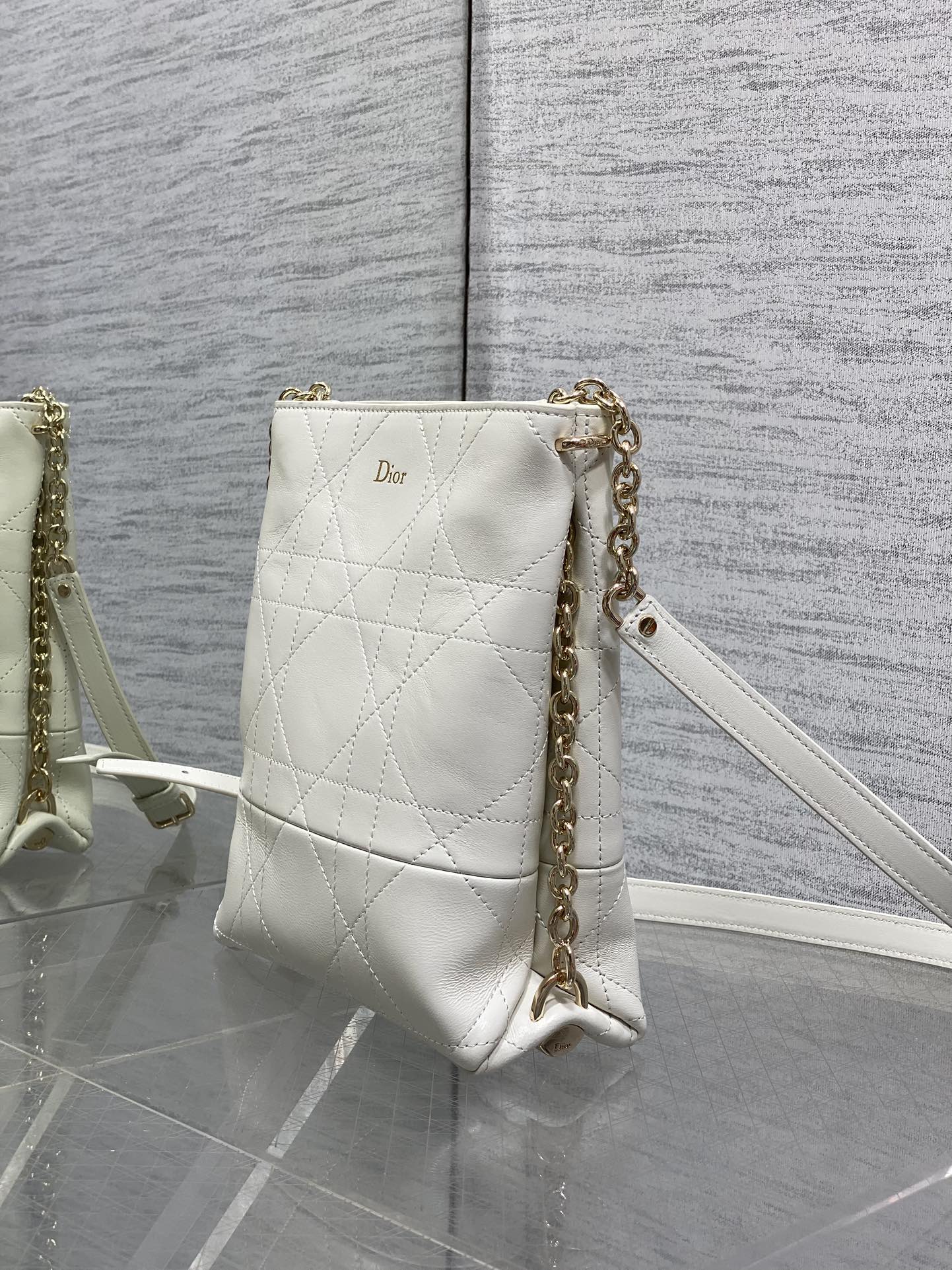 现货‼️Dior 2026 Trianon新款Hobo链条包，黑色菱格纹皮革+金属链条肩带，优雅又实用！