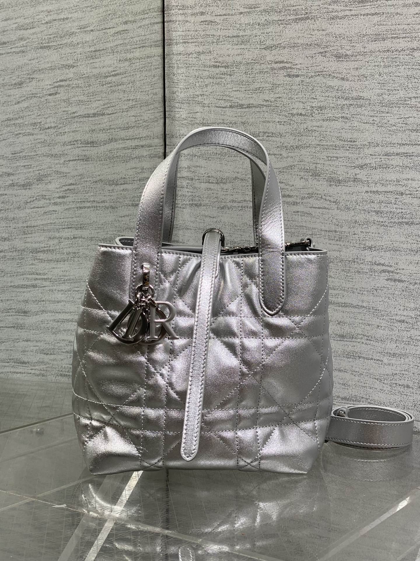 现货‼️Toujours小土著竖版小号春夏限定色金属银系列美到心巴上，属于完全治愈的色系自带温柔，浪漫，