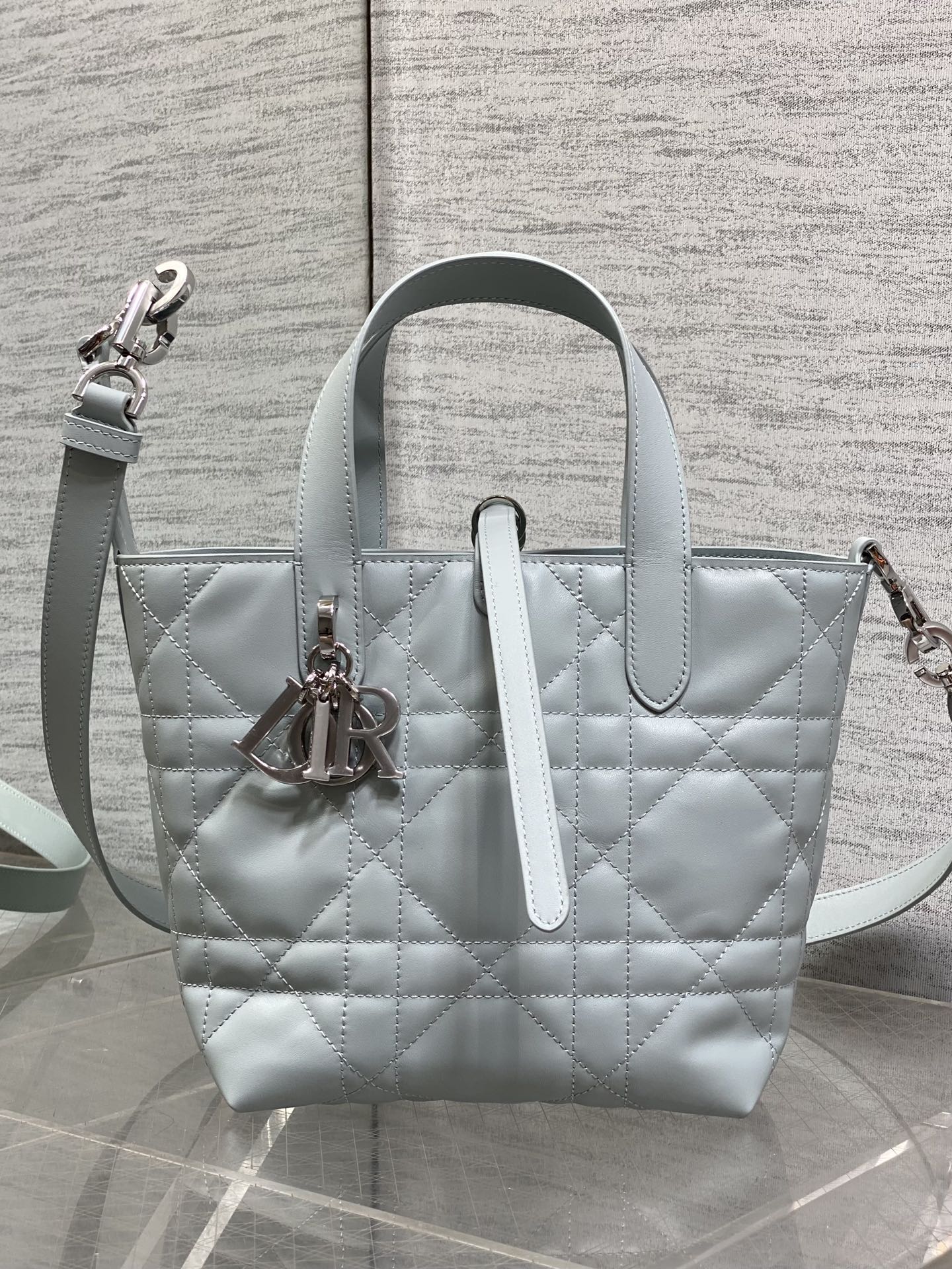现货‼️Toujours小土著竖版小号春夏限定色湖水蓝色系列美到心巴上，属于完全治愈的色系自带温柔，浪漫