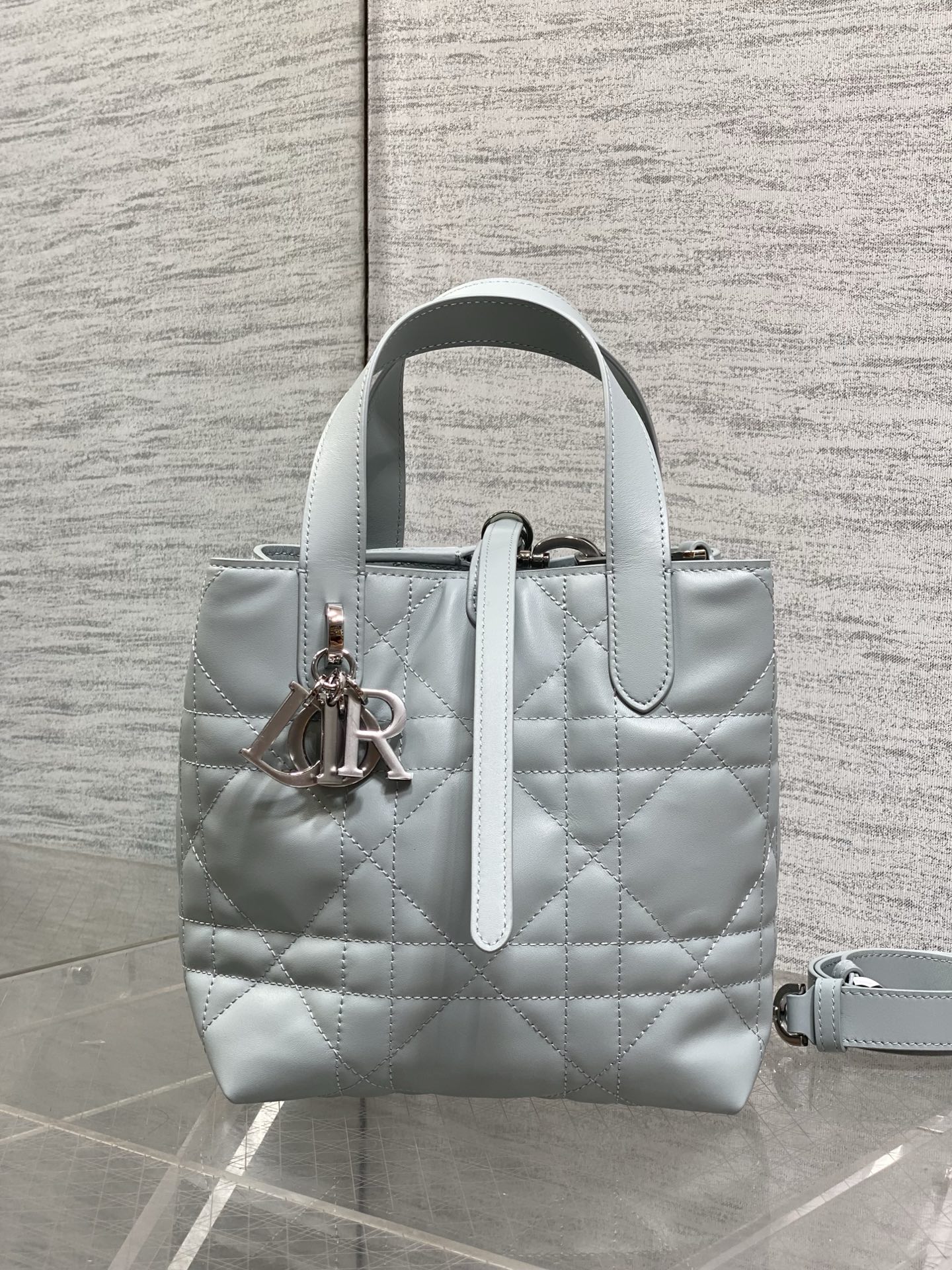 现货‼️Toujours小土著竖版小号春夏限定色湖水蓝色系列美到心巴上，属于完全治愈的色系自带温柔，浪漫