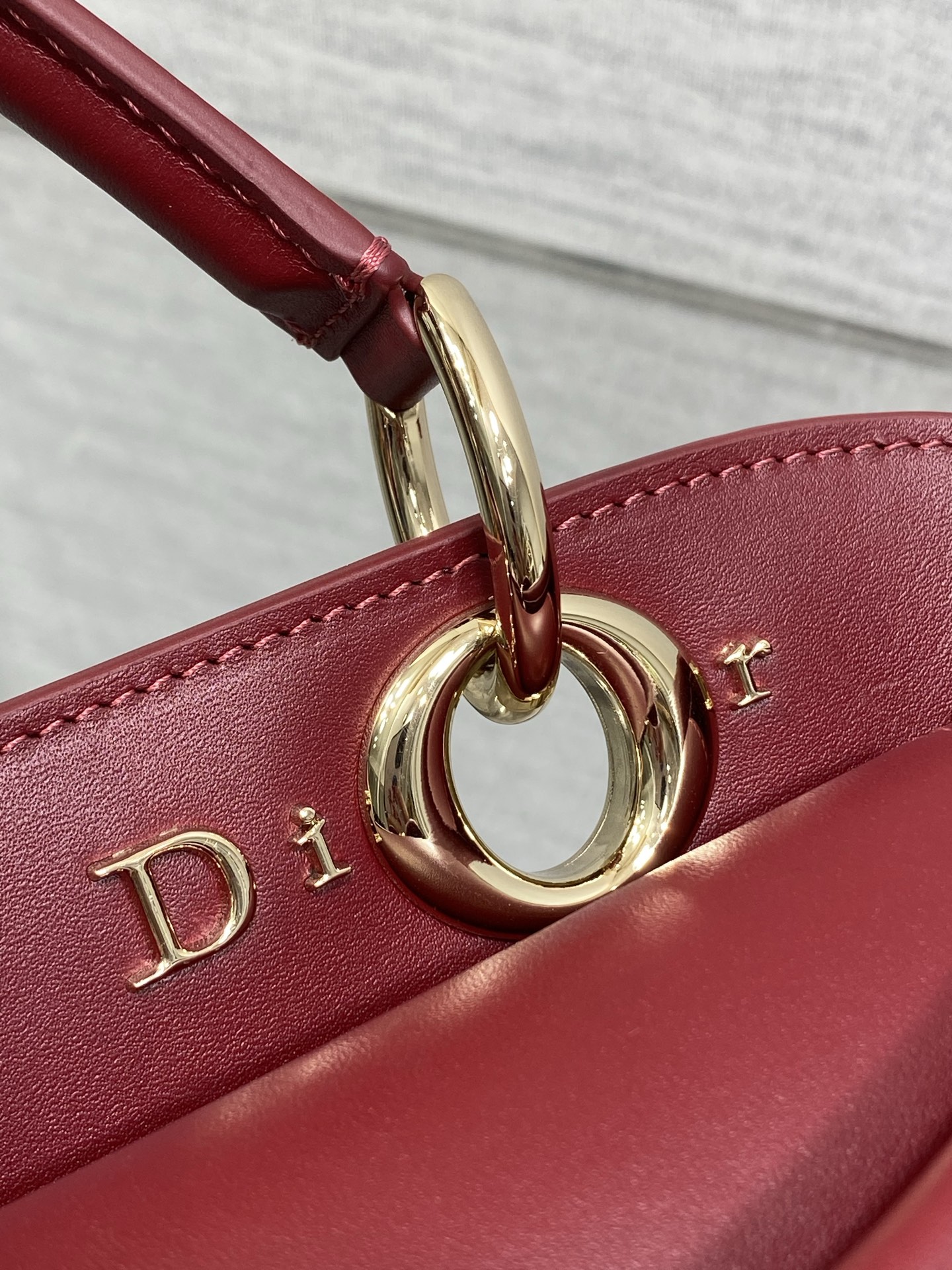 小号现货‼️Dior2026最新蝴蝶结手提包，把“蝴蝶结”焊在系列里.蝴蝶结也不再是小女生的甜腻感，新设