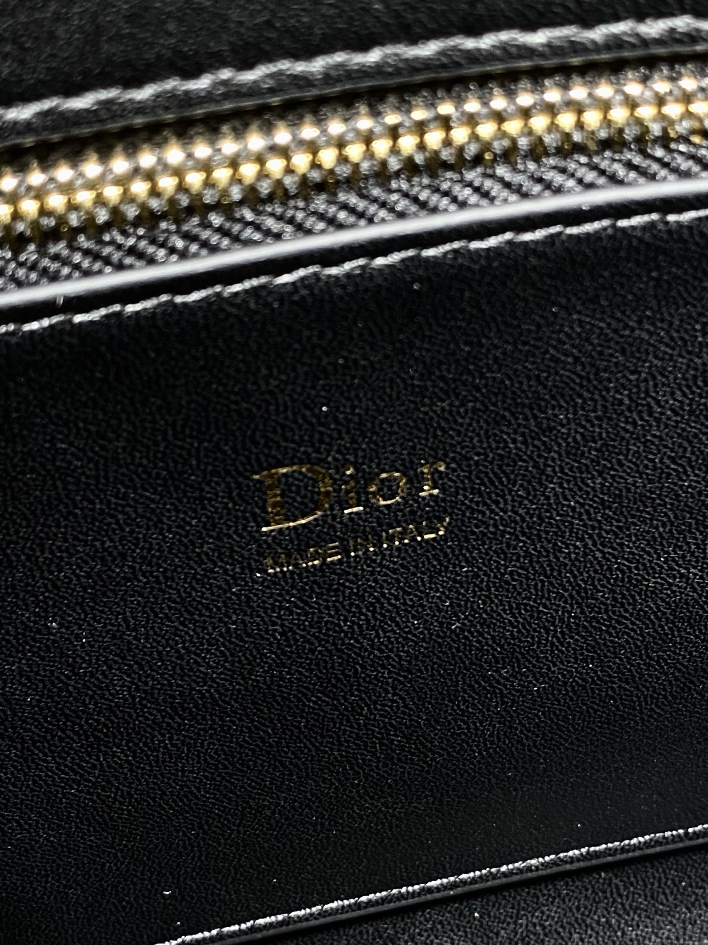小号现货‼️Dior2026最新蝴蝶结手提包，把“蝴蝶结”焊在系列里.蝴蝶结也不再是小女生的甜腻感，新设