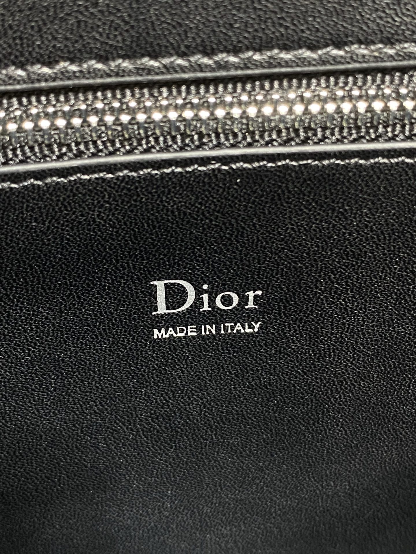 大号现货‼️Dior2026最新蝴蝶结手提包，把“蝴蝶结”焊在系列里.蝴蝶结也不再是小女生的甜腻感，新设