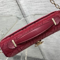 现货‼️Miss Dior最新限量手工珠子micro系列,一只什么都装不下,只能装下可爱的小包包😘,皮面 现货‼️Miss Dior最新限量手工珠子micro系列,一只什么都装不下,只能装下可爱的小包包😘,皮面