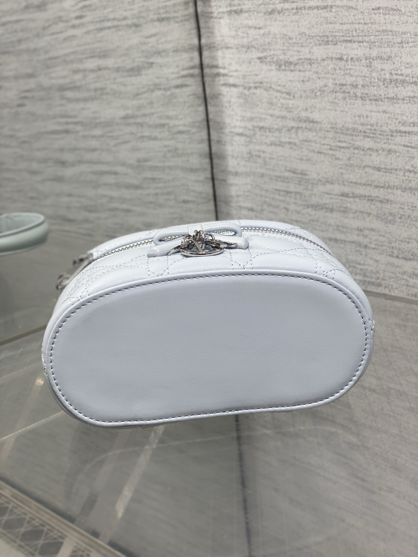 芯片版原厂皮现货‼️Dior26s新款蝴蝶结系列新款美包又上新了进口小羊皮精心制作,精湛的工艺经典的菱形 芯片版原厂皮现货‼️Dior26s新款蝴蝶结系列新款美包又上新了进口小羊皮精心制作,精湛的工艺经典的菱形