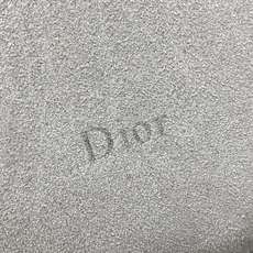 现货‼️Diorly 春夏新款中号系列柔软的磨砂牛皮革,超级有质感简洁又大气的包形,满满的高级感肩带搭配 现货‼️Diorly 春夏新款中号系列柔软的磨砂牛皮革,超级有质感简洁又大气的包形,满满的高级感肩带搭配