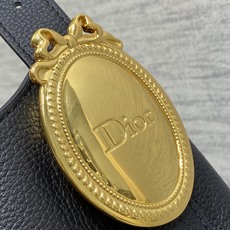 黑色现货‼️Dior Medaillon大号水桶包春夏新款柔软的颗粒面牛皮革,超级有质感简洁又大气的包形 黑色现货‼️Dior Medaillon大号水桶包春夏新款柔软的颗粒面牛皮革,超级有质感简洁又大气的包形