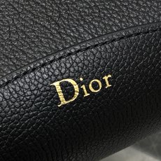 黑色现货‼️Dior Medaillon大号水桶包春夏新款柔软的颗粒面牛皮革,超级有质感简洁又大气的包形 黑色现货‼️Dior Medaillon大号水桶包春夏新款柔软的颗粒面牛皮革,超级有质感简洁又大气的包形