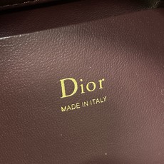 现货‼️Dior2026秋冬系列-「酒红羊皮」JonathanAnderson本季的配饰和细节设计融入了 现货‼️Dior2026秋冬系列-「酒红羊皮」JonathanAnderson本季的配饰和细节设计融入了