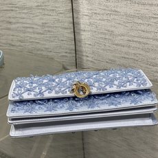 现货‼️Miss Dior最新限量手工珠子micro系列,一只什么都装不下,只能装下可爱的小包包😘,皮面 现货‼️Miss Dior最新限量手工珠子micro系列,一只什么都装不下,只能装下可爱的小包包😘,皮面