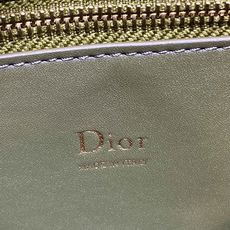 大号现货‼️Dior2026最新蝴蝶结手提包,把“蝴蝶结”焊在系列里.蝴蝶结也不再是小女生的甜腻感,新设 大号现货‼️Dior2026最新蝴蝶结手提包,把“蝴蝶结”焊在系列里.蝴蝶结也不再是小女生的甜腻感,新设