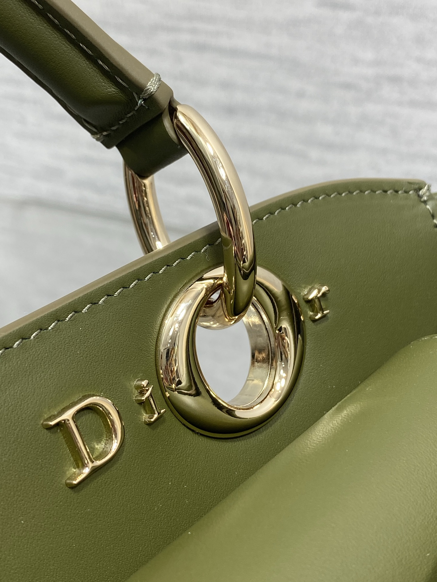 小号现货‼️Dior2026最新蝴蝶结手提包,把“蝴蝶结”焊在系列里.蝴蝶结也不再是小女生的甜腻感,新设 小号现货‼️Dior2026最新蝴蝶结手提包,把“蝴蝶结”焊在系列里.蝴蝶结也不再是小女生的甜腻感,新设
