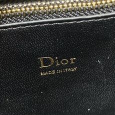 小号现货‼️ Dior2026最新蝴蝶结手提包,把“蝴蝶结”焊在系列里.蝴蝶结也不再是小女生的甜腻感,新设计的轮廓与造型 小号现货‼️ Dior2026最新蝴蝶结手提包,把“蝴蝶结”焊在系列里.蝴蝶结也不再是小女生的甜腻感,新设计的轮廓与造型