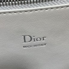 大号现货‼️ Dior2026最新蝴蝶结手提包,把“蝴蝶结”焊在系列里.蝴蝶结也不再是小女生的甜腻感,新设计的轮廓与造型 大号现货‼️ Dior2026最新蝴蝶结手提包,把“蝴蝶结”焊在系列里.蝴蝶结也不再是小女生的甜腻感,新设计的轮廓与造型