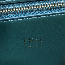 小号现货‼️ Dior2026最新蝴蝶结手提包,把“蝴蝶结”焊在系列里.蝴蝶结也不再是小女生的甜腻感,新设计的轮廓与造型 小号现货‼️ Dior2026最新蝴蝶结手提包,把“蝴蝶结”焊在系列里.蝴蝶结也不再是小女生的甜腻感,新设计的轮廓与造型