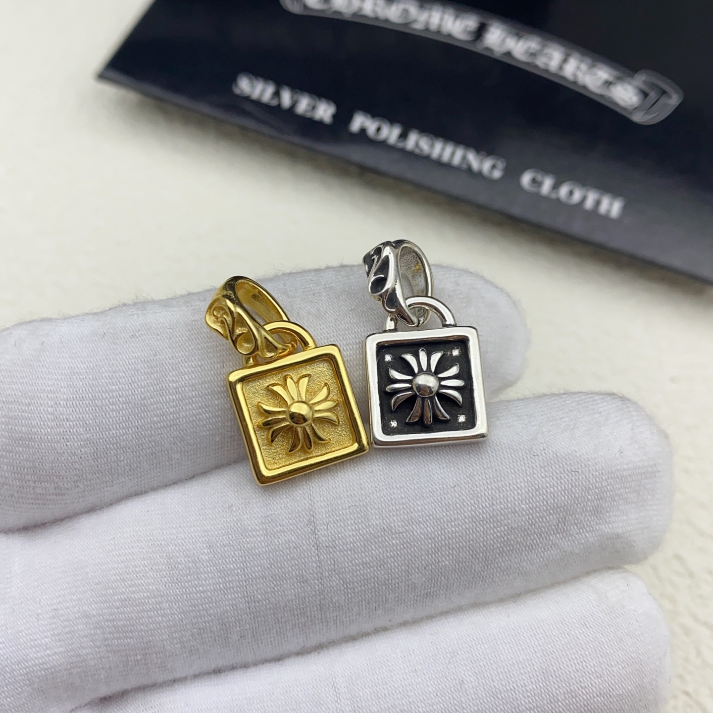 ¥108 克罗心吊坠