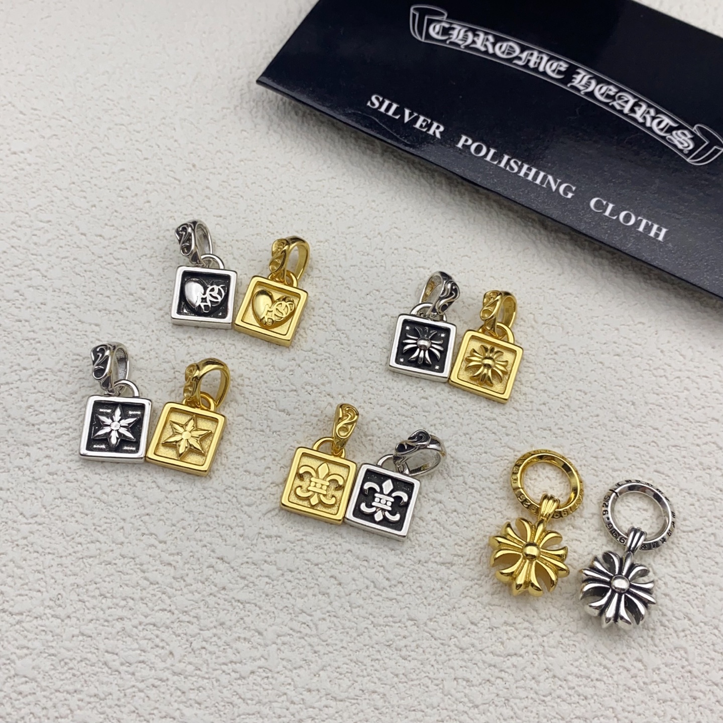 ¥108 克罗心吊坠