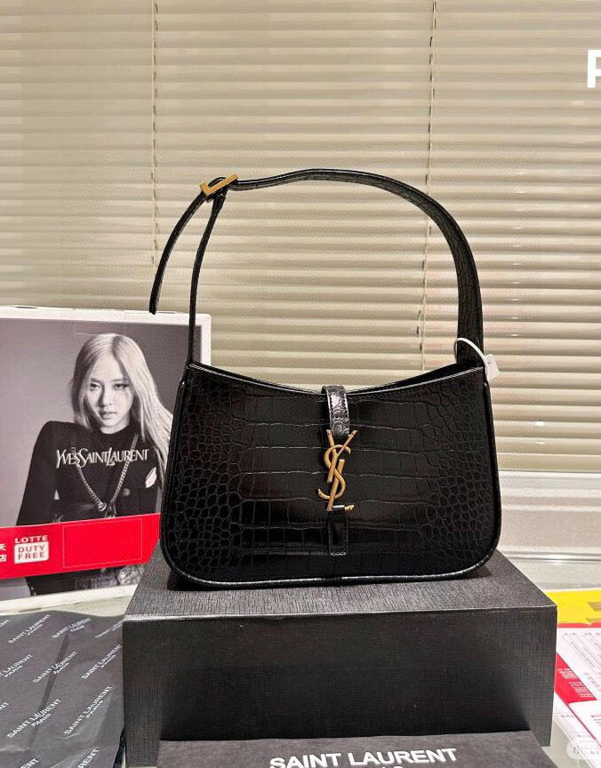 Alternative view of Handbag 04060