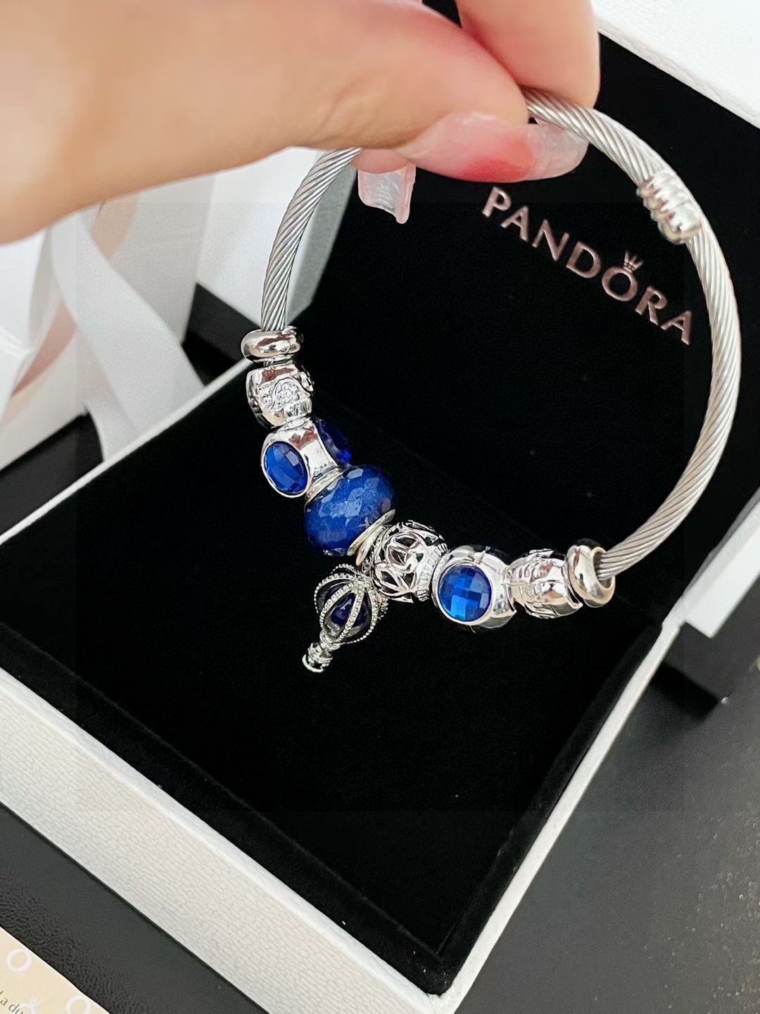 Alternative view of Necklace 02343