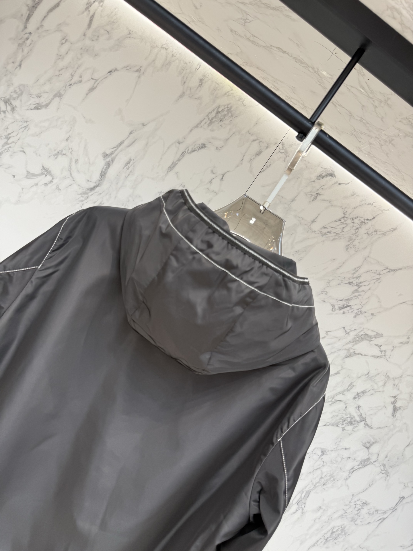 Moncler 2026最新款时尚设计师款外套.处处细节显工艺足够的高级   结构性剪裁的设计改变来展现男士多样的形象变