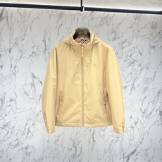 Burberry 2026最新款时尚设计师款夹克外套.处处细节显工艺足够的高级 结构性剪裁的设计改变来展现男士多样的 Burberry 2026最新款时尚设计师款夹克外套.处处细节显工艺足够的高级 结构性剪裁的设计改变来展现男士多样的