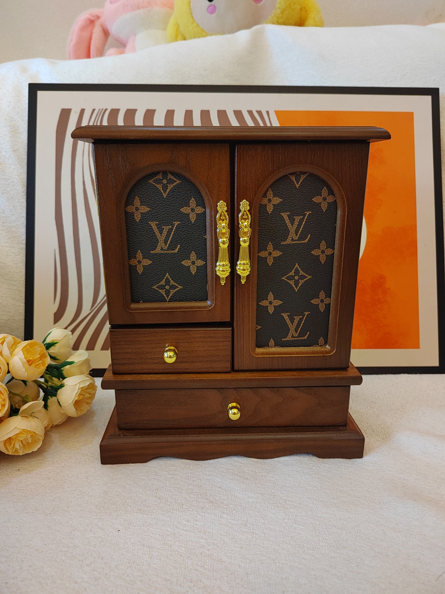 Vintage Solid Wood Jewelry Storage Box for Earrings, Necklaces, Rings - Comprehensive