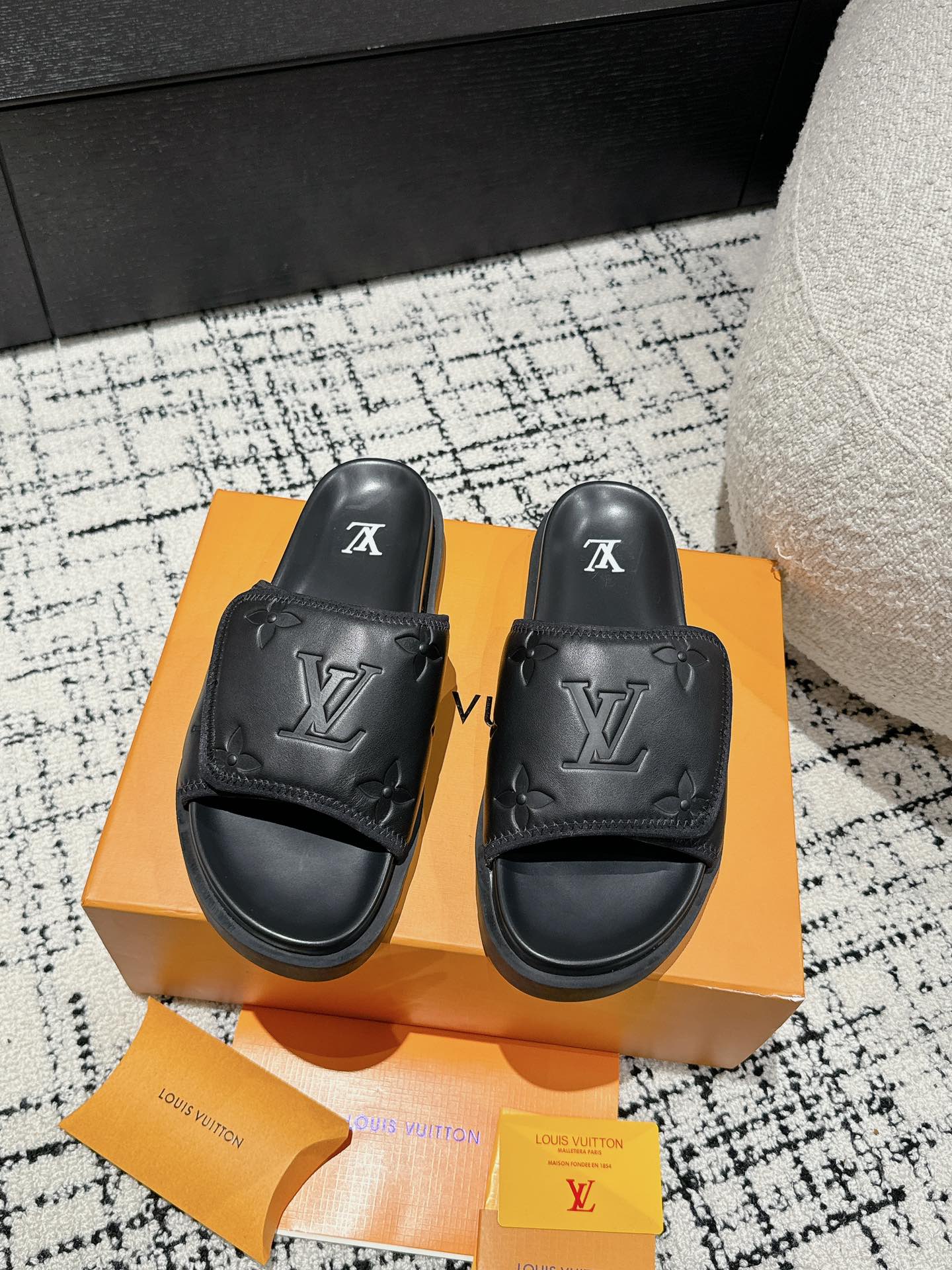 Hermès Louis vuitton 路易威登 LV 24/ 最新 男士 沙滩 拖鞋