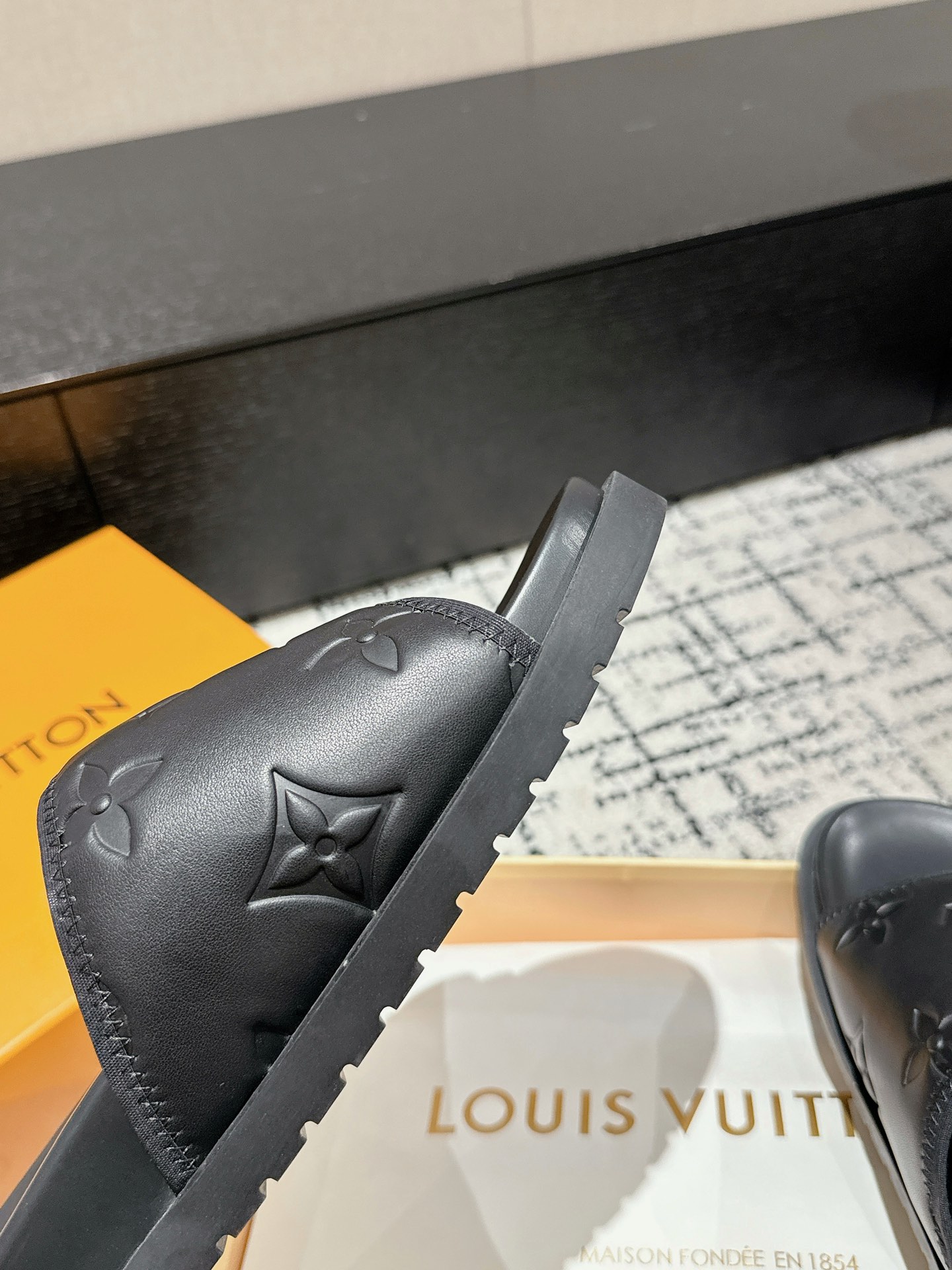 Hermès Louis vuitton 路易威登 LV 24/ 最新 男士 沙滩 拖鞋