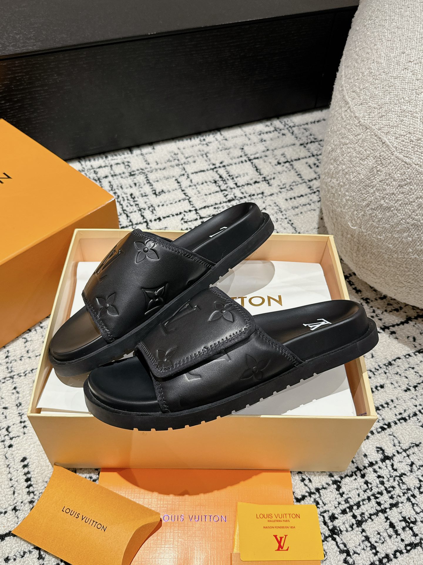 Hermès Louis vuitton 路易威登 LV 24/ 最新 男士 沙滩 拖鞋