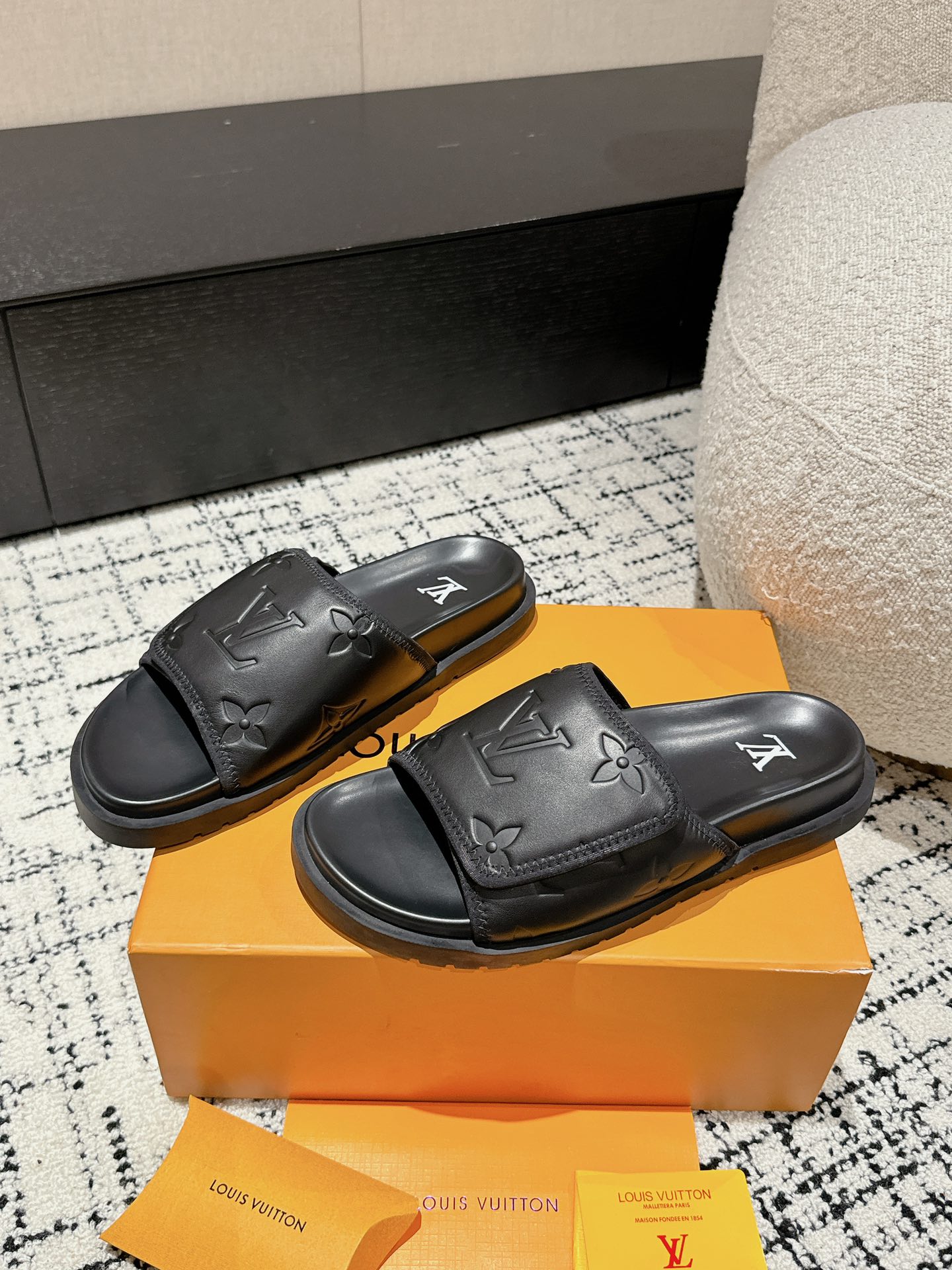 Hermès Louis vuitton 路易威登 LV 24/ 最新 男士 沙滩 拖鞋