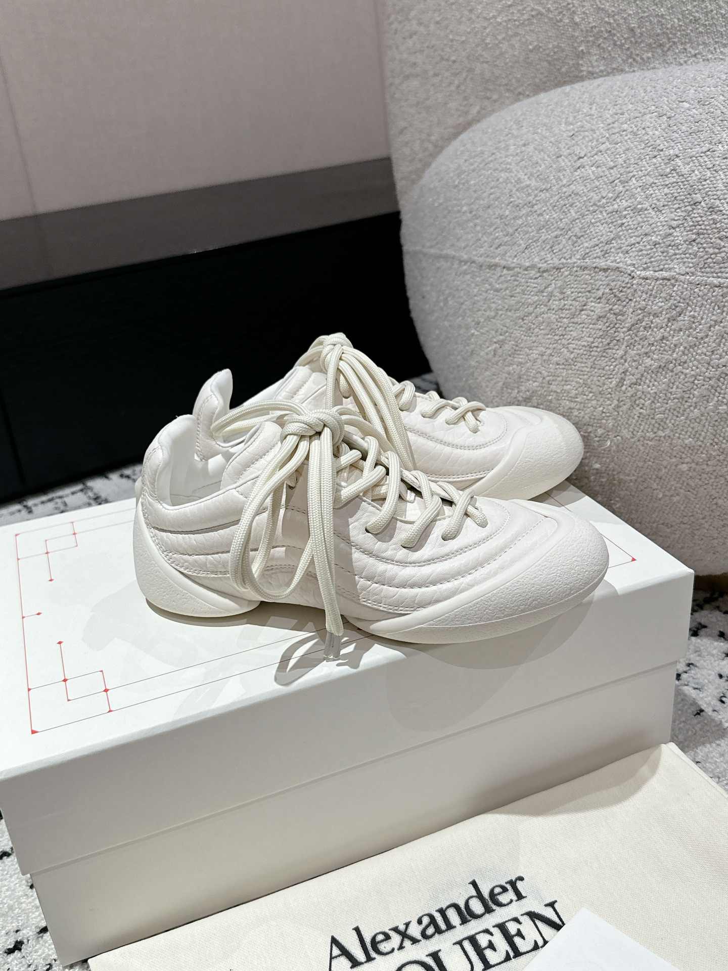 [McQueen Women