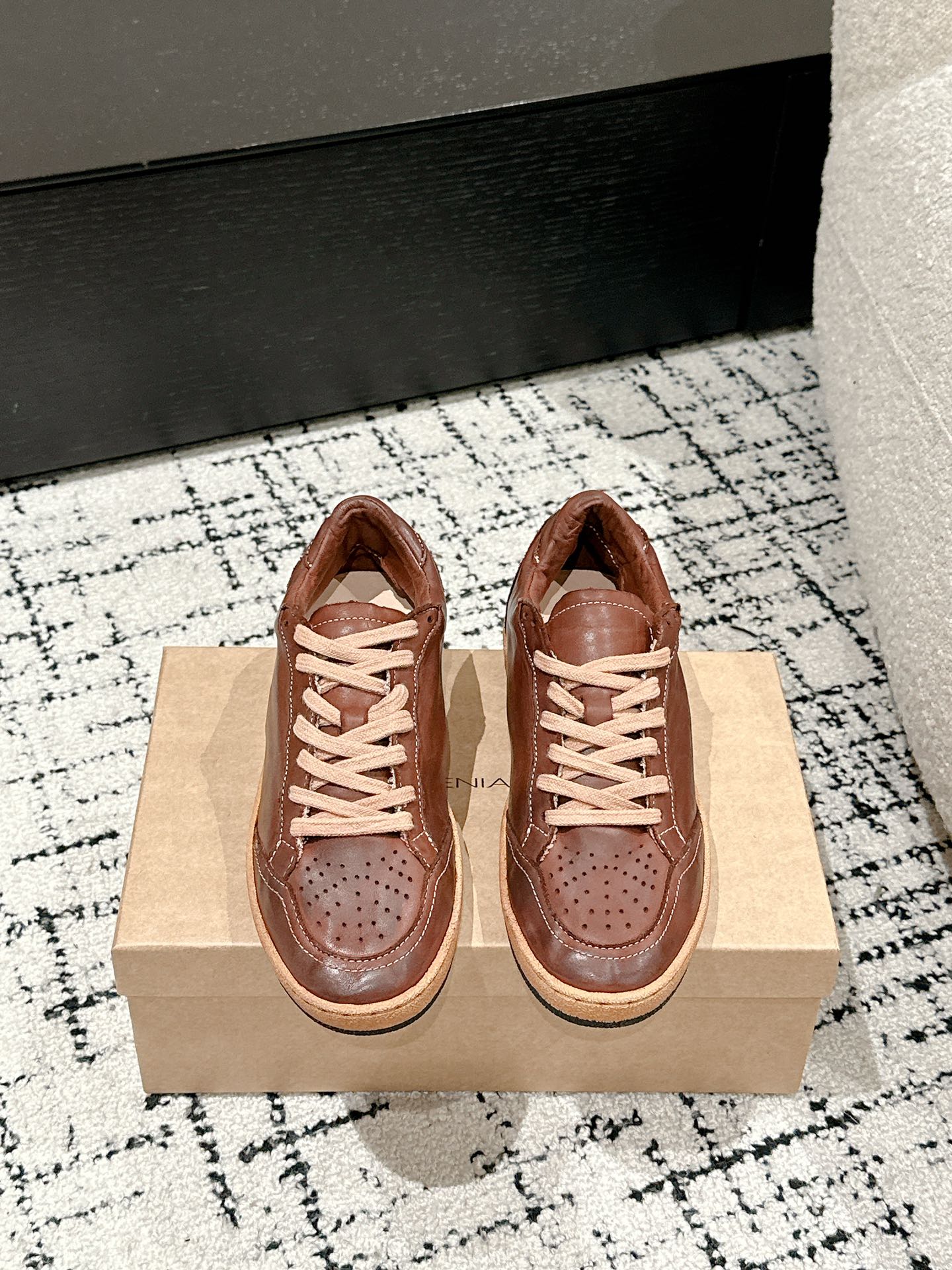 NO:210180,Washed retro shoes at the end of the year are all high-end personal styles; early to put them in early to get them; 35/14; 36/24; 37/29; 38/22; 39/11; 40/5; pay attention to the big discount at the end of the year, all of which are not returned or exchanged, special prices,19860909水洗复古鞋年尾大甩,全部是高端自留款；早下早得早得；35/14；36/24；37/29；38/22；39/11；40/5；注意年尾大甩货,全部不退换,特价款,,Children's