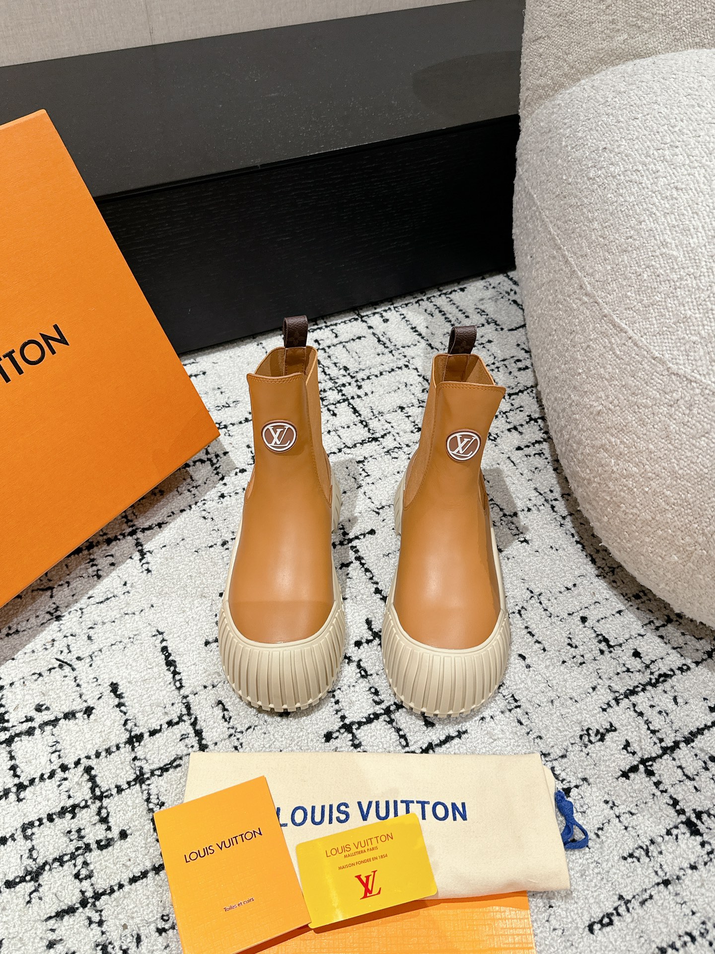 Louis Vuitton Botas cortas Cuero de vaca Seda Tpu