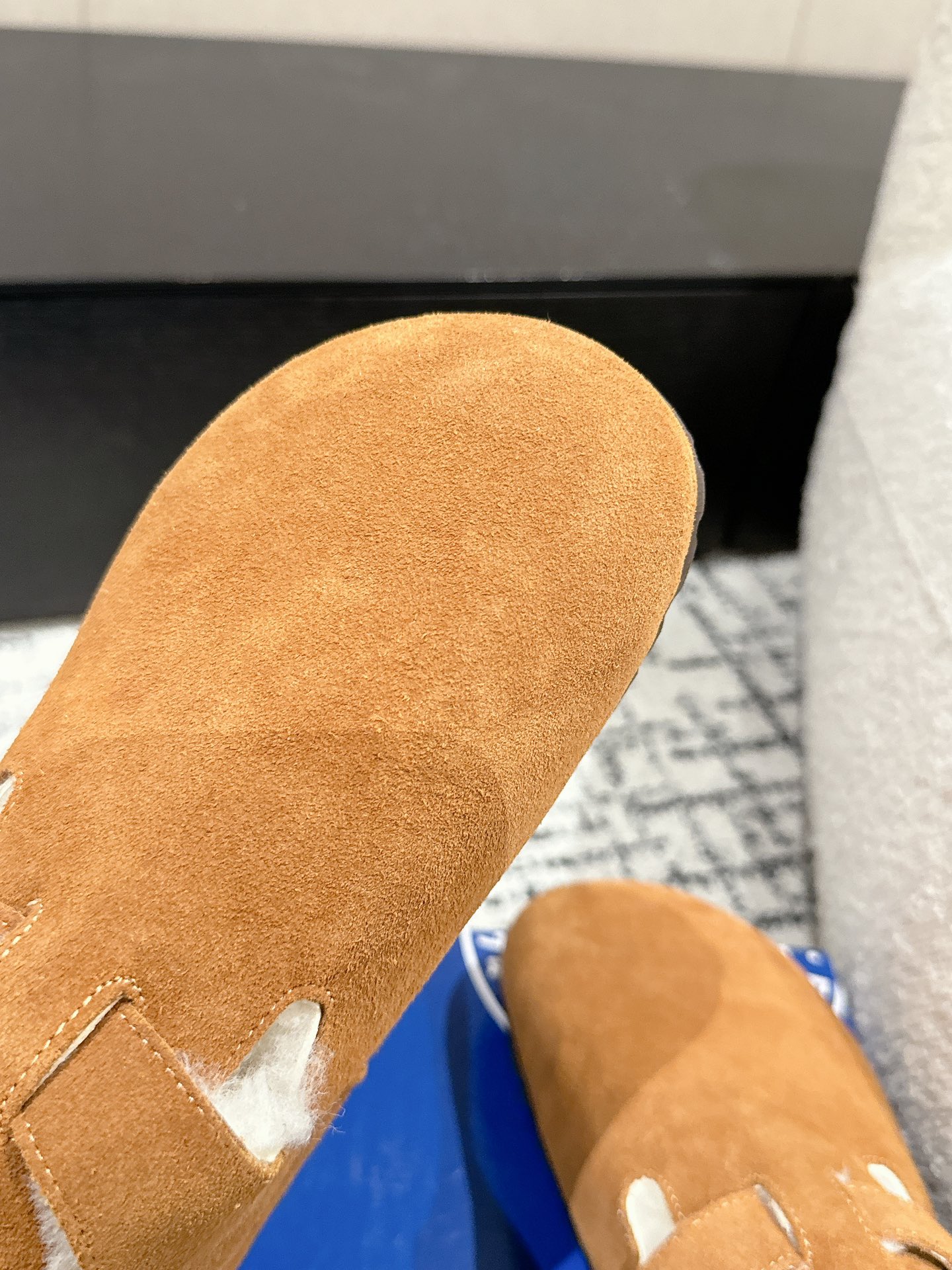 “BIRKENSTOCK Autumn/Winter Collection: Comfortable Footwear with Stylish Design” - 图片 6