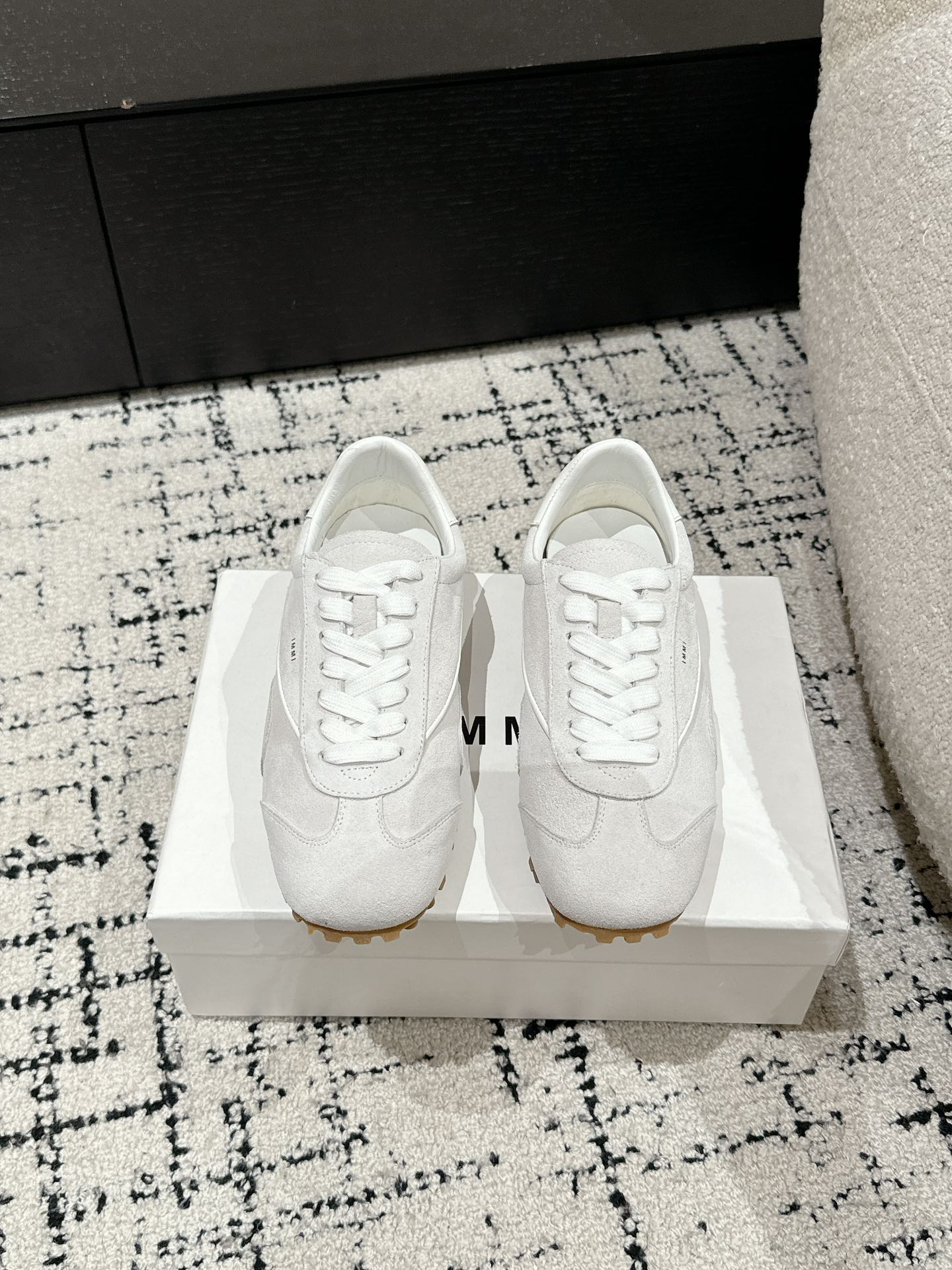 NO:164506,IMMIHEXAGON niche trendy brand 25/early spring new style retro flat forrest, forrest, German training shoes, macaron color. The eyes lit up again and again. The purple with a super high voice. It comes with bright colored shoelaces. The sole is made of the outdoor brand Vibram sports sole. It has enough grip and is super comfortable!  The upper is made of original imported cowhide/Niujing Neil sheepskin sole original rubber outsole Size#35-41 (40.41 custom made without return or exchange), casual shoes/sports shoes, sneakers, cowhide, sheepskin19860909IMMIHEXAGON小众潮牌 25/早春 新款 复古平底 阿甘鞋 德训鞋 马卡龙色系. 眼前一亮又一亮. 呼声超超超级高的紫色.自带亮组彩色鞋带 鞋底是用了户外品牌Vibram的运动鞋底. 抓地力很足 超舒服！ 鞋面采用原版进口牛皮/牛京 内里羊皮 鞋底原版橡胶大底 Size#35-41（40.41定做不退换）,休闲鞋/运动鞋,sneakers,cowhide,sheepskin,Women's Shoes