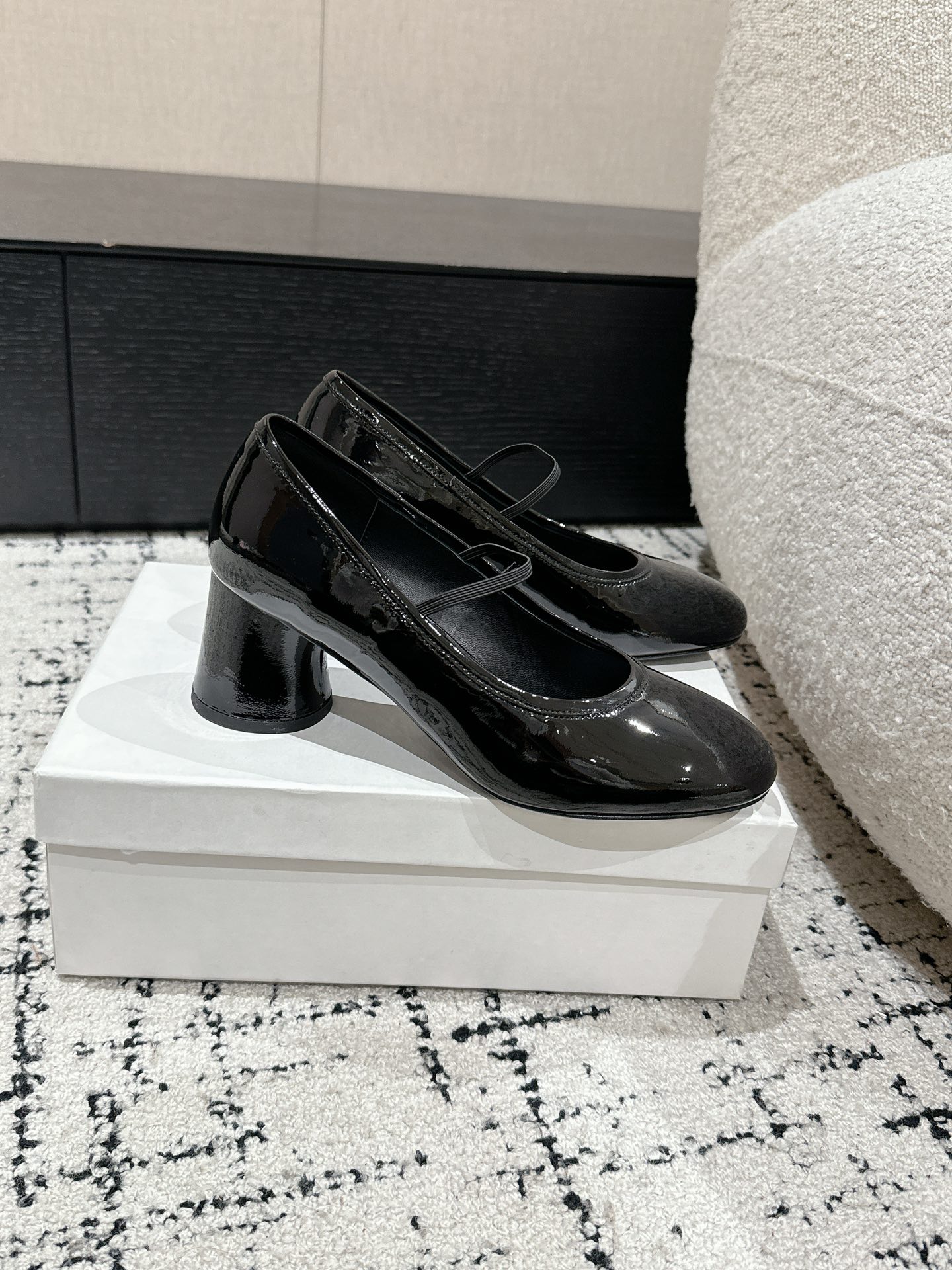 “Khaite Silver Mary Jane Shoes: High-Quality Italian Imports in Zirconium Fabric”