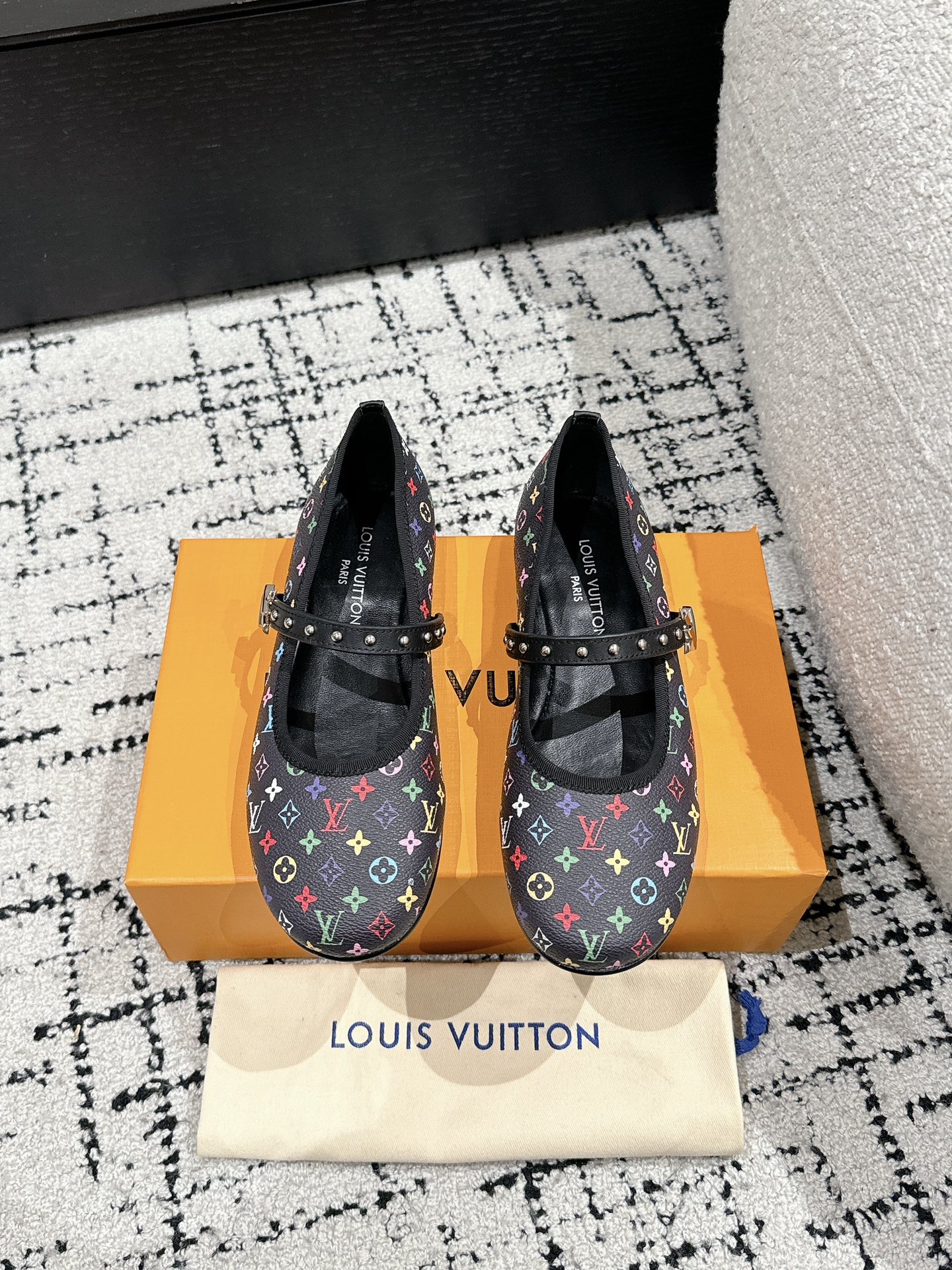 NO:440170,# Purchasing level louis vuitton LV Louis Vuitton 25/Spring and summer Latest Mary Jane single shoes Simple and exquisite, full of high-end feel, showing elegant temperament ~ The feet are super beautiful, full of summer beautiful shoes. Upper cowhide 3D printing Inner: sheepskin lining, outsole: Italian imported genuine leather sole Size #35-41 (40 41 custom made without return), ballet shoes, louis vuitton, louis vuitton, louis vuitton, louis vuitton, mary jane, cowhide, sheepskin, Leather soles19860909#代购级 louis vuitton LV路易威登 25/春夏 最新玛丽珍单鞋 简约精致,高级感满满,尽显优雅气质～ 上脚超好看,拉满了夏日美鞋绝绝子啊 鞋面牛皮3D打印 内里: 羊皮内里, 大底: 意大利进口真皮大底 Size #35-41（40 41订做不退换）,芭蕾舞鞋,louis vuitton,louis vuitton,louis vuitton,mary jane,cowhide,sheepskin,Leather soles,Women's Shoes