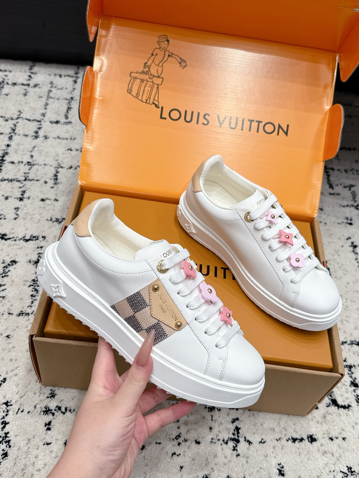 Louis Vuitton Sneakers