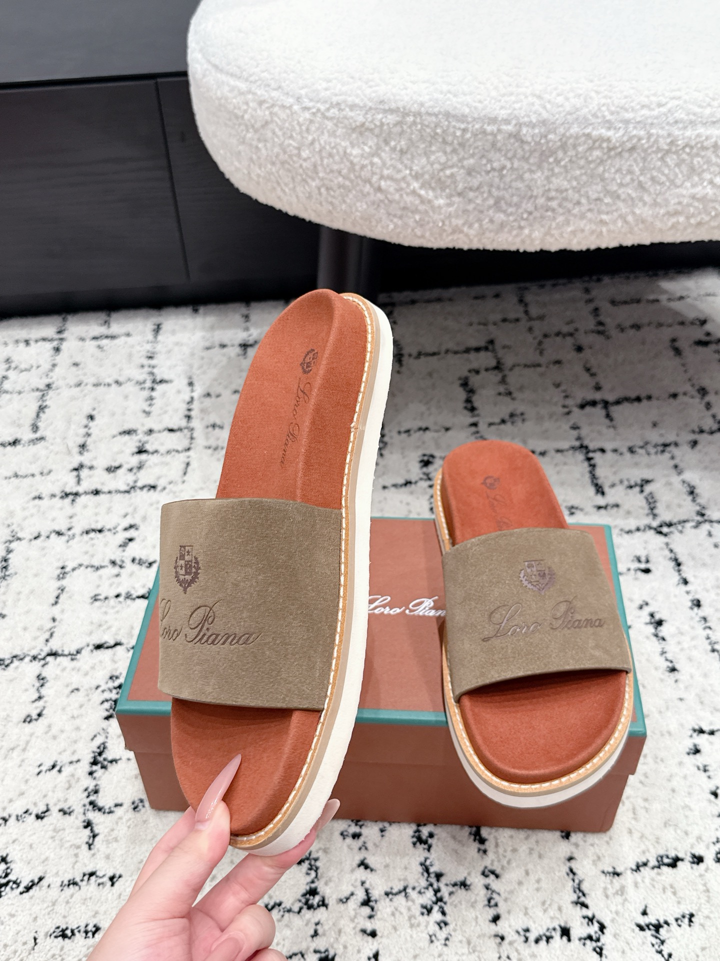 Loro Piana Slides