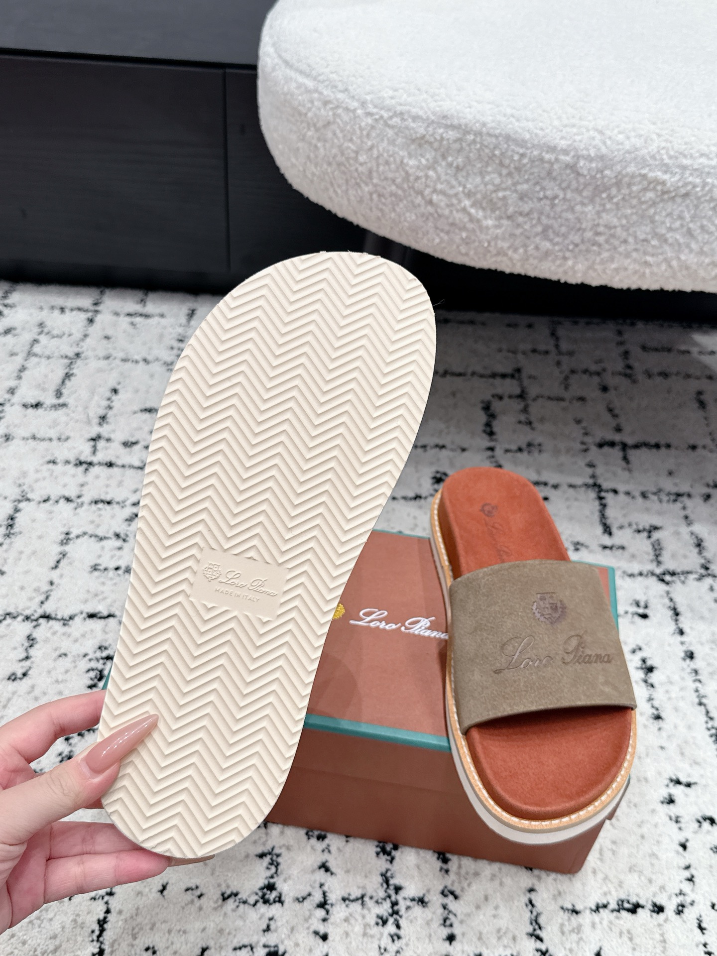 Loro Piana Slides