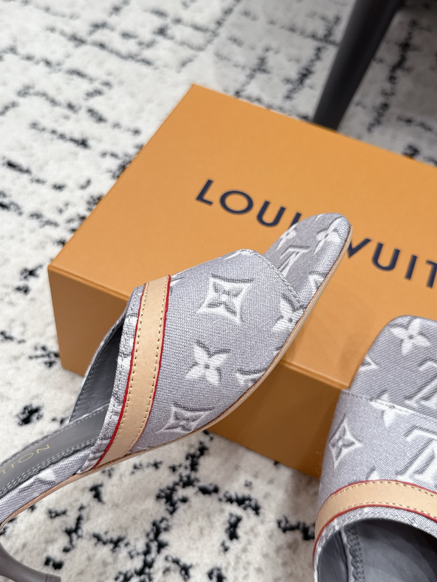 Louis Vuitton Slides