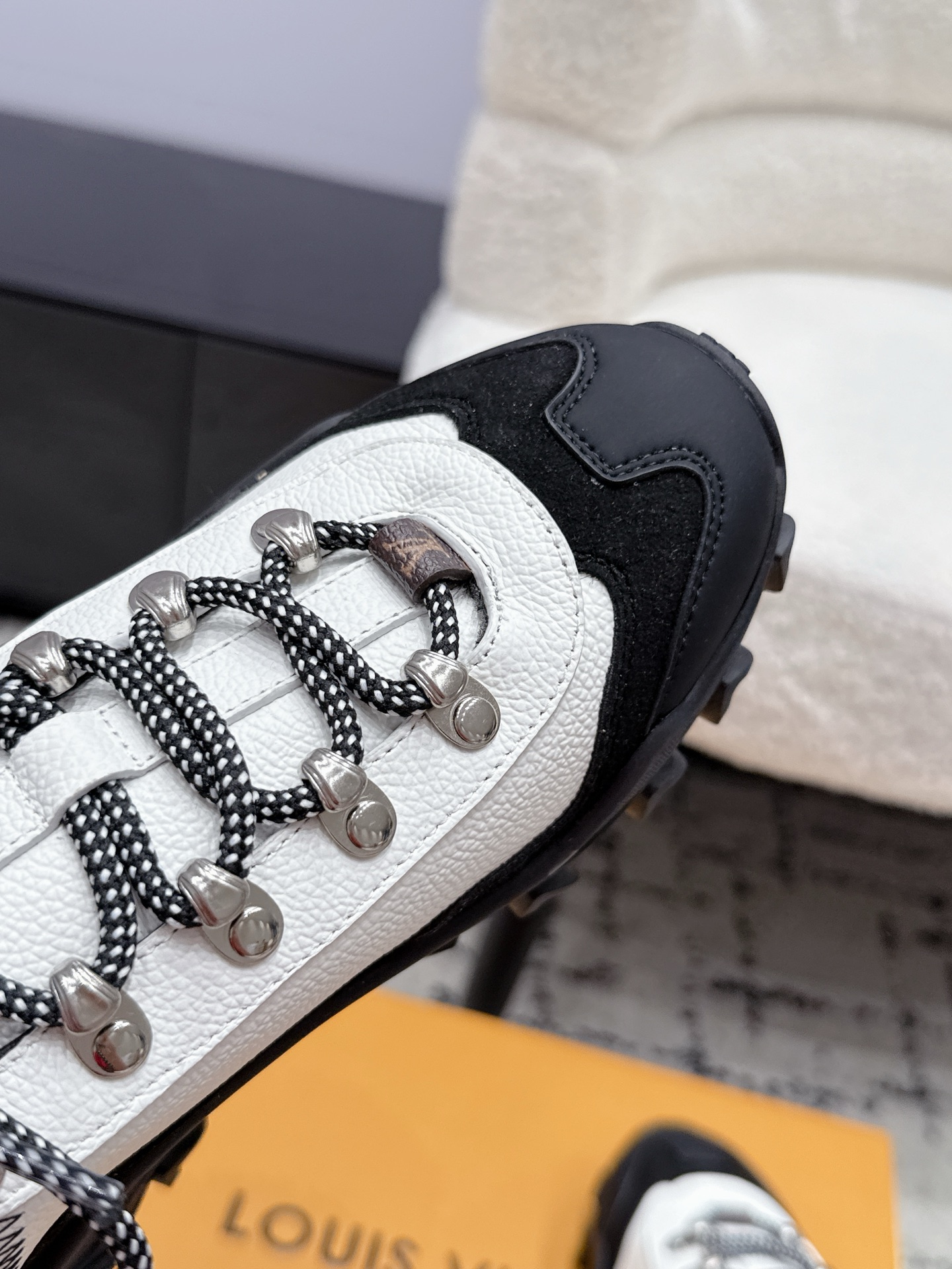 Louis Vuitton Sneakers