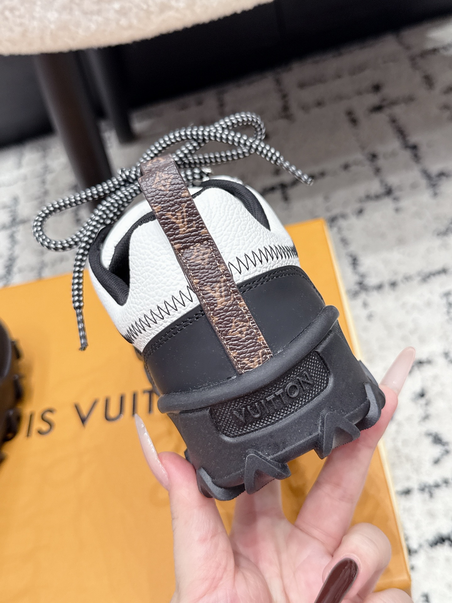 Louis Vuitton Sneakers